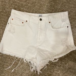 Urban BDG white girlfriend high rise shorts, size 31. Worn in good condition